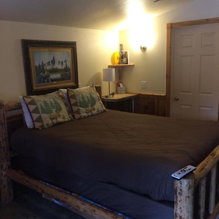 Lolo Hot Springs Hotel Room photo